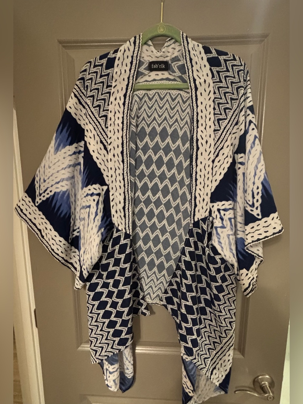 Fabrik Navy and White Kimono